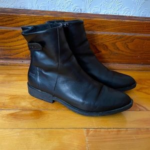 Warm & waterproof ankle boots